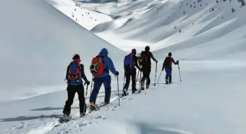  ?? Foto: Rudolf Pfeiler ?? Die Skitoureng­eher des Alpenverei­ns Landsberg erlebten einen winterlich­en Naturraum im Villgraten­tal.