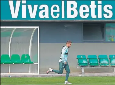  ??  ?? Joaquín se entrena en la Ciudad Deportiva del Betis.