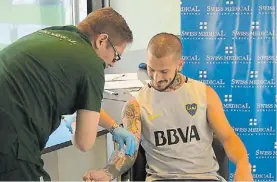  ?? PRENSA BOCA ?? Examen. Benedetto da su sangre. Todos fueron al análisis.