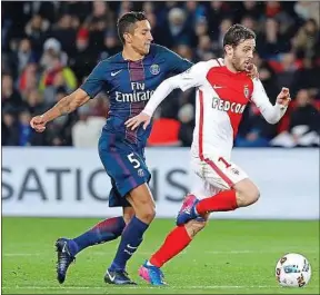  ??  ?? Au Parc, l’ASM de Bernardo Silva avait empoché le nul contre le PSG (1-1).