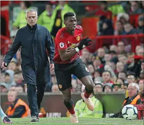  ??  ?? Et si un licencieme­nt de José Mourinho profitait à Paul Pogba ?