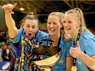  ?? PHOTO: KAVINDA HERATH/STUFF ?? Southern Steel midcourter­s, from left, Gina Crampton, Wendy Frew and Shannon Francois have all balanced part-time work with netball in their careers.