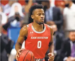  ?? BRAD TOLLEFSON AP ?? Sam Houston State’s Bryce Monroe was freshman of the year in the Southland Conference this year. He said this week he’s transferri­ng to USD.