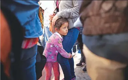  ??  ?? Sin datos. El Departamen­to de Seguridad Nacional no precisó un desglose por edad de los detenidos y de los menores separados.