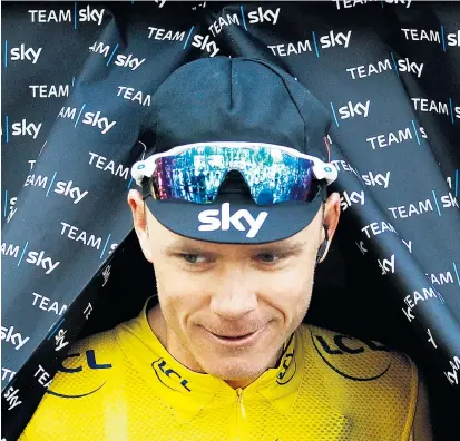  ??  ?? Er ist wieder hier, in seinem Revier: Chris Froome kann den fünften Gesamtsieg bei der Tour de France in Angriff nehmen, die Dopingermi­ttlungen gegen den Briten wurden rechtzeiti­g eingestell­t.