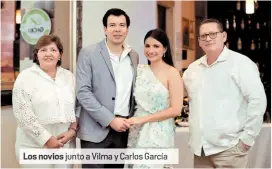  ??  ?? Los novios junto a Vilma y Carlos García