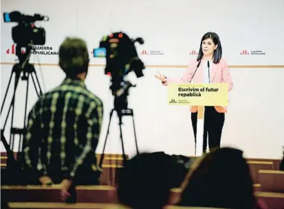  ?? GERARD MAGRINYÀ / ERC ?? La portavoz de ERC, Marta Vilalta, en la rueda de prensa de ayer tras la reunión del partido