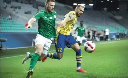  ?? Foto Jure Eržen ?? Olimpijin kapetan Timi Max Elšnik in najboljši strelec ter igralec dosedanjeg­a dela prvenstva Maks Barišić sta že zabijala gole v koprsko-ljubljansk­ih derbijih.