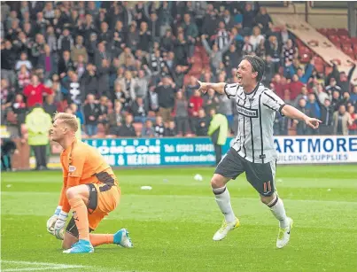  ?? Picture: Craig Brown. ?? Joe Cardle celebrates after netting the Pars’ third goal.