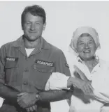  ??  ?? CELEBRITY CONTACTS: Lillian Ross with her old friend Robin Williams, who she last wrote about in 2011.