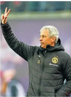  ?? FOTO: WOITAS/DPA ?? Lucien Favre stand zwei Mal in dieser Saison im Pokal an der Seitenlini­e von Borussia – zwei Mal mühte sich seine Mannschaft eine Runde weiter.