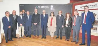  ?? // J. J. ?? Juanjo Amorín, Pedro Uruñuela, Mario Carabaño, Félix Alonso, José Manuel Bar, Pablo Hermoso, Francisco Achiaga, Concha Andreu; Ignacio Ybarra, Beatriz Arraiz, Celso González, y Goyo Ezama