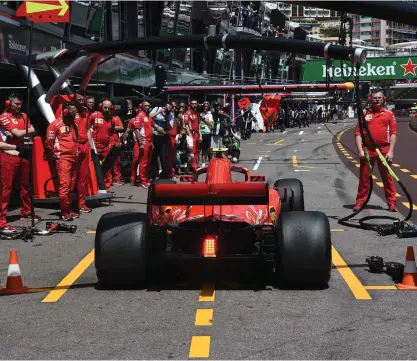  ?? FOTO: LEHTIKUVA/BORIS HORVAT ?? Kimi Räikkönen ställer sig i andra startledet i dagens Monaco GP.