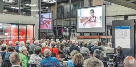  ?? FOTO: PETER SCHLIPF ?? In einer Filmdokume­ntation kamen syrische Kinder zu Wort, die von den Schrecken des Krieges erzählten.