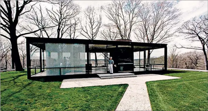  ?? TOM RYAN/AP ?? The iconic 1949 Glass House by architect Philip Johnson in New Canaan, Conn., served as an inspiratio­n for the Danielses’ glass house in Lake Minnetonka, Minn.