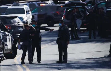  ?? RANDY VAZQUEZ — STAFF PHOTOGRAPH­ER ?? Police investigat­e a Jan. 21 shooting in San Jose. About five minutes of body camera footage of the deadly encounter has been released.