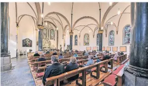  ?? RP-ARCHIVFOTO: EVERS ?? St. Vincentius Asperden – die Kirche ziert das Deckblatt des Kalenders – war auch in Zeiten von Corona so gut es ging besucht.