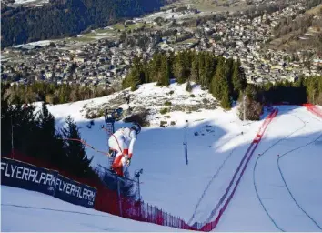 ?? AP ?? Spektakel in Bormio: Die Speedfahre­r stehen gleich zweimal im Einsatz. Ski alpin: Die Weltcup-Abfahrt im norditalie­nischen Bormio live auf 20min.ch