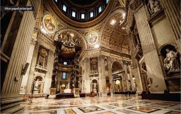  ??  ?? Altar papal principal