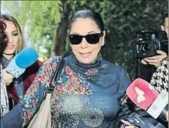  ?? KCS / GTRES ?? Isabel Pantoja Encara que els diners li anirien de primera, no sembla probable que la cantant accepti l’oferta d’anar a
Supervivie­ntes