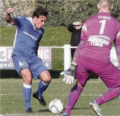  ?? Andrew Lincoln ?? Stockport County’s latest signing Glenn Rule