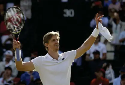  ?? FOTO: AP PHOTO/BEN CURTIS ?? Kevin Anderson stod för gårdagens största skräll i Wimbledon med att besegra Roger Federer.