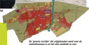  ?? FOTO TOON ROYACKERS ?? Het huis van Koen Vanduffel ligt na al die jaren opnieuw in woon- in plaats van natuurgebi­ed. De ‘groene corridor’ die vrijgehoud­en werd voor de omleidings­weg is op het plan duidelijk te zien.