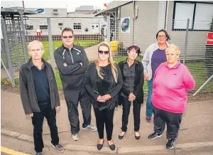  ?? Picture: Steve MacDougall. ?? Concerned residents outside the factory, from left: Michael Gallagher, Les Elder, Mary-Anne Lochrane, Carolyn Brown, Elaine Rae and Kim Coram.