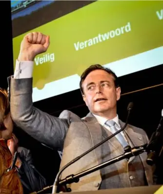  ?? FOTO BELGA ?? Bart De Wever en N-VA behouden hun 23 zetels.