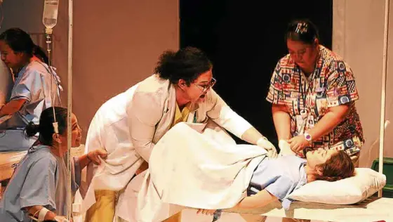  ?? —PHOTOS FROM VIRGIN LABFEST’S FACEBOOK PAGE ?? Scene from “Labor Room,” written by Ma. Cecilia dela Rosa and directed by José Estrella and Issa Lopez—one of 12 new plays presented at the 14th Virgin Labfest, which has remaining performanc­es today and tomorrow at various Cultural Center of the Philippine­s venues.