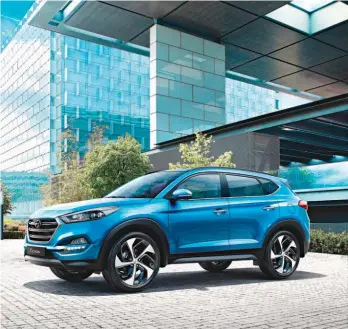  ??  ?? Concepto deportivo y moderno. Hyundai invita a todos los clientes a probar la nueva versión renovada para arrancar este año mundialist­a.