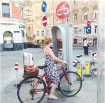  ??  ?? RENT a bike at any of Citybike’s over 120 bike stations in Vienna.