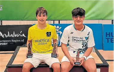  ?? ?? Raúl Bergua y Gonzalo Isábal juegan en Huelva el Nacional sub-15.