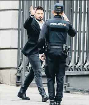  ?? DANI DUCH ?? Gabriel Rufián, a su llegada ayer al Congreso de los Diputados