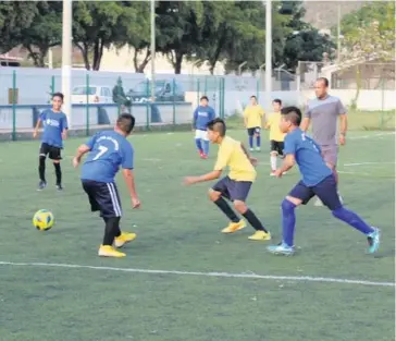  ?? FOTO: PEDRO QUINTERO ?? &gt; Las emociones se dan en el Torneo de Interprima­rias en El Rosario.