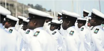  ?? HENK KRUGER African News Agency (ANA) ?? A TOTAL of 53 Naval Junior Officers graduated at the South African Naval College in Gordons Bay on Friday. The college was establishe­d to prepare junior officers for appointmen­ts in the SA Navy. |