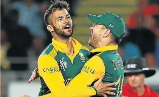  ?? Picture: GALLO IMAGES ?? BROTHERS-IN-ARMS: JP Duminy, 32, and Faf du Plessis, 32