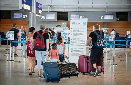  ?? Foto: Gerry Huberty ?? Storniert die Airline den Flug, kann der Passagier eine Rückzahlun­g des Ticketprei­ses verlangen. Bei Verspätung­en hat er unter Umständen Anspruch auf eine Entschädig­ung.