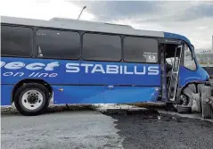  ?? ?? Causa. El accidente ocurrió en el bulevar Venustiano Carranza, debido a un camión descompues­to y un conductor que se quedó dormido.