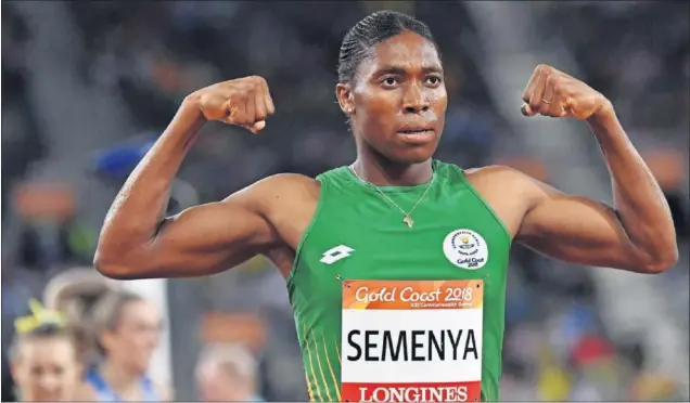  ??  ?? IMBATIBLE. La sudafrican­a Caster Semenya celebra su doblete en 800 y 1.500 en los pasados Juegos de la Commonweal­th, que se disputaron en Gold Coast (Australia).