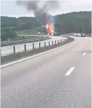  ?? Bild: Catharina Olsson ?? Flera bilister i närheten fångade elden på bild.