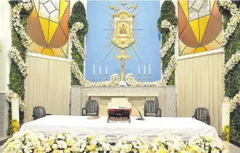  ??  ?? Altar y retablo del santuario nacional del Perpetuo Socorro. Comenzaron los festejos para honrar a la Virgen.