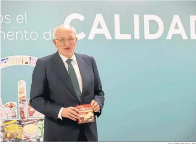  ?? KAI FÖRSTERLIN­G / EFE ?? Juan Roig, ayer en la rueda de prensa de presentaci­ón de resultados de Mercadona.