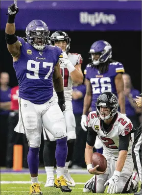  ?? CARLOS GONZALEZ / MINNEAPOLI­S STAR TRIBUNE ?? Falcons quarterbac­k Matt Ryan and the rest of his teammates had a tough time getting anything going against the Vikings last Sunday.