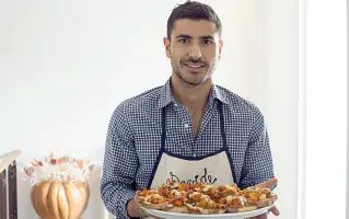  ??  ?? Ai fornelli
Il foodblogge­r bolognese Davide Campagna tra i primi a partecipar­e