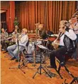  ?? NGZ-ARCHIVFOTO: JÖRG KNAPPE ?? Die Old Eagle Jazzband tritt im Kulturbahn­hof auf.