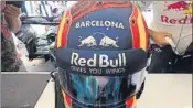  ?? FOTO: TWITTER ?? Sainz, con Barcelona en su casco, como Alonso