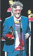  ??  ?? El argentino Fito Páez se llevó el Grammy a mejor canción rock.