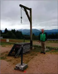  ?? FOTO: PRIVAT ?? Magne Haugland, som nylig besøkte konsentras­jonsleiren­e Natzweiler og Dachau, foredrar onsdag kveld om den lokale krigsfange­n Ole Albert Lauens skjebne i disse leirene. Møtet holdes i Tingparken.