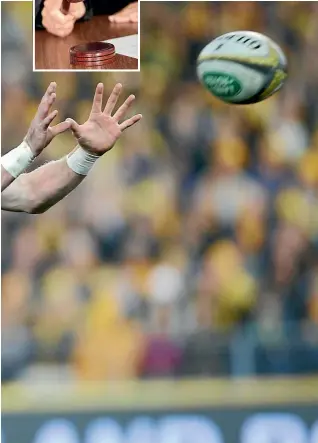  ?? PHOTOSPORT ?? Beauden Barrett’s mixed performanc­e in the first Bledisloe Cup test again underlines how he is far from the finished product as an internatio­nal first fiveeighth.